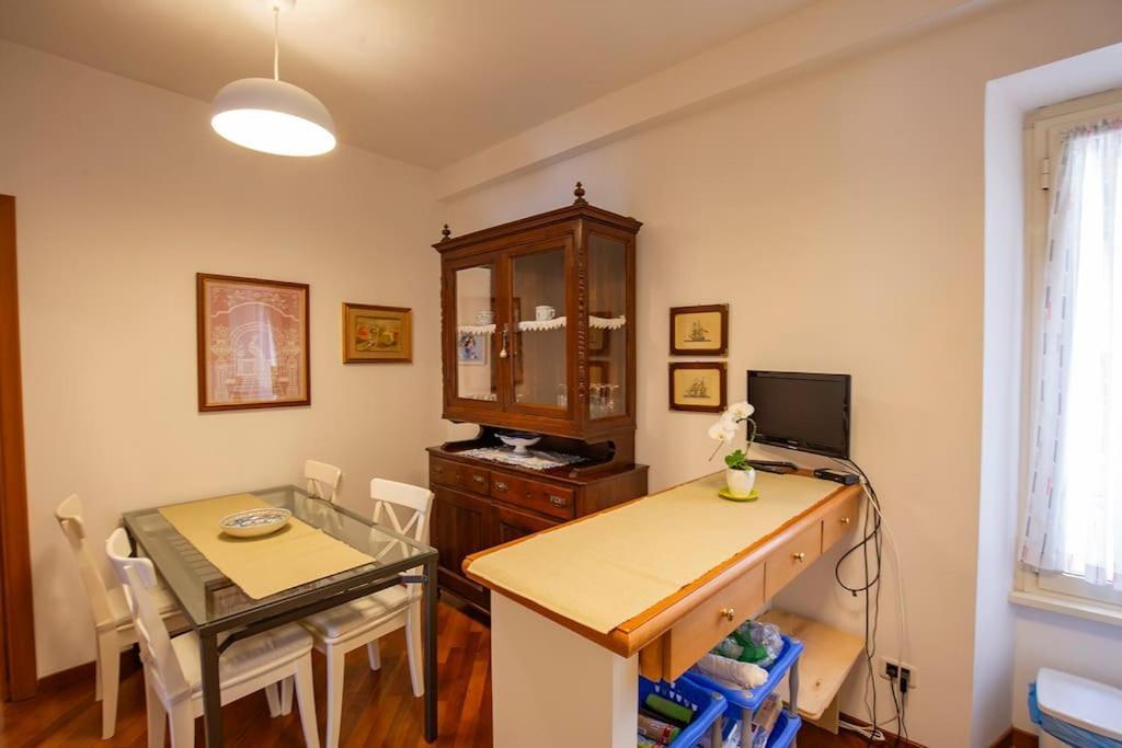 Dimora Al Colosseo, 2 Bedrooms Rome Buitenkant foto