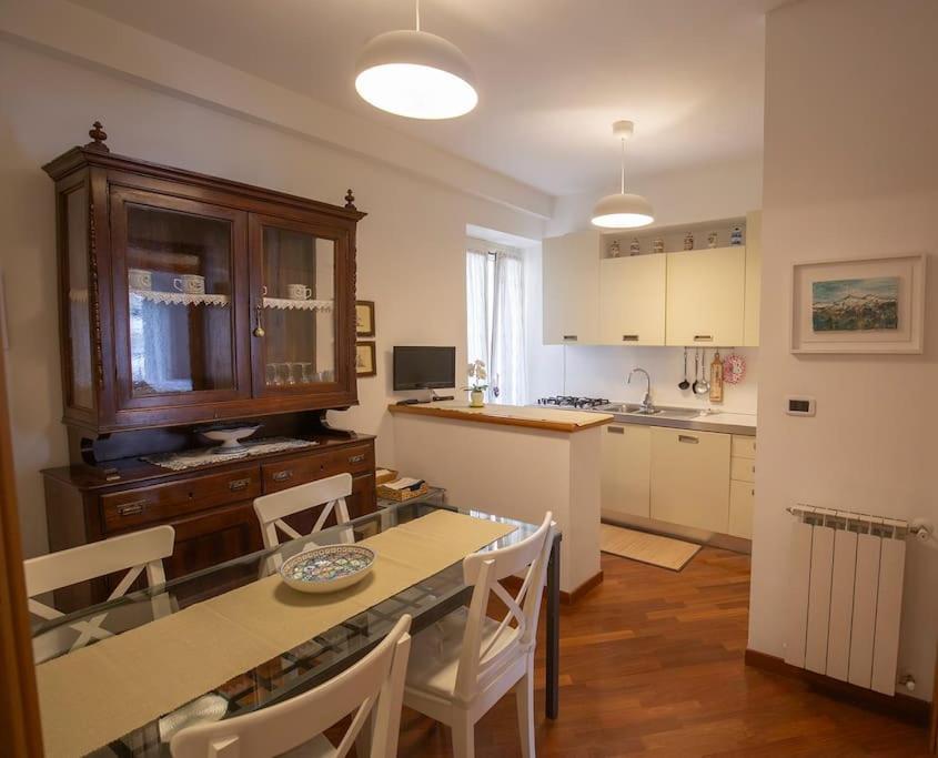 Dimora Al Colosseo, 2 Bedrooms Rome Buitenkant foto