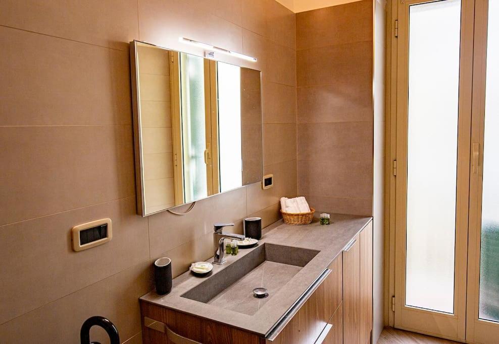 Dimora Al Colosseo, 2 Bedrooms Rome Buitenkant foto